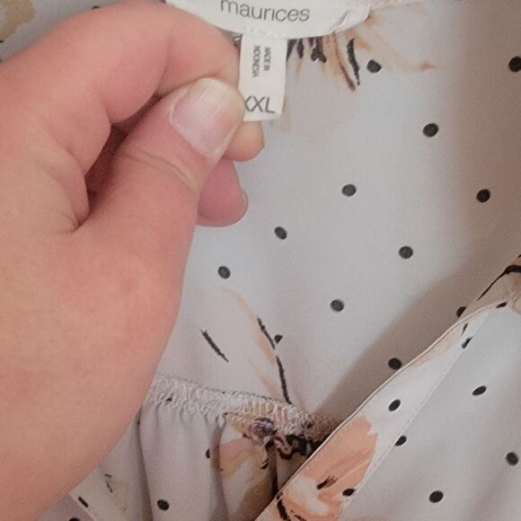 Maurices EUC XXL Floral Polka Dot Blouse - Picture 3 of 4